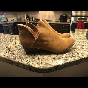 Chase and Chloe NWOT booties